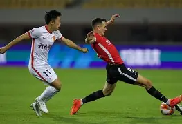 中超清晨再迎强敌；曼联迎来里程碑；主帅态度：引发热议；心理建设被强调(零容忍第五集)