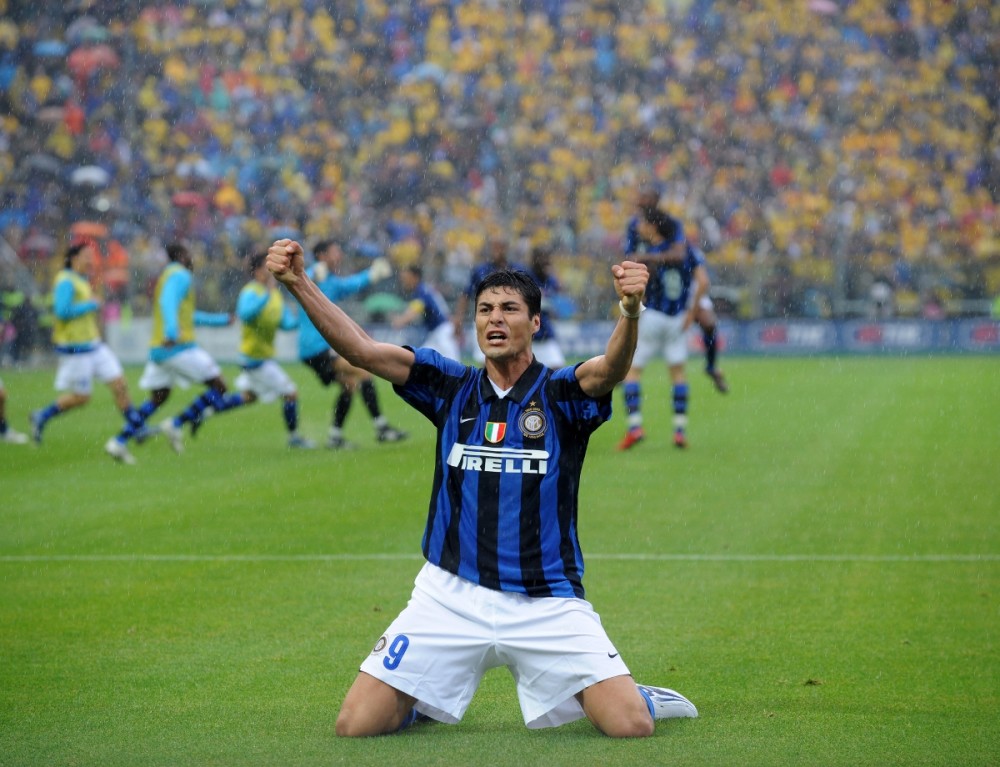 爱游戏平台首页-关键时刻意大利杯焦点战，广州队刷新队史纪录，压力陡增，纪律约束更严格(实况足球内马尔决胜高光)