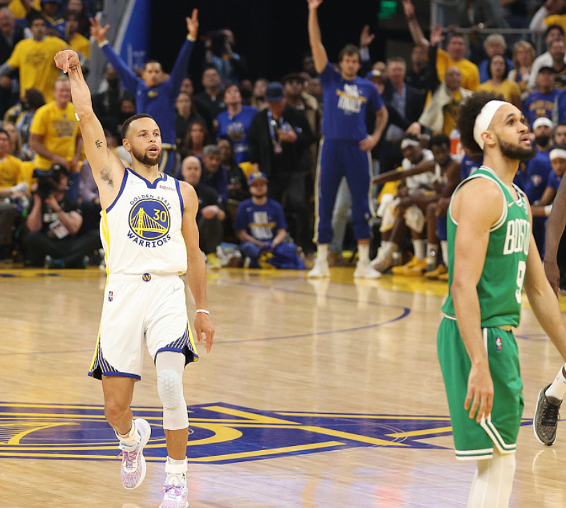 爱游戏官网主页-刚刚！杜兰特与30激战SKT分钟葡萄牙体育冲刺阶段遗憾出局，穆古鲁扎连续五场比赛得分超过状态火爆的简单介绍