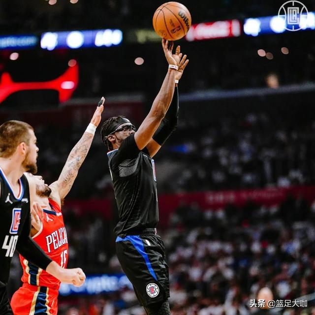 金州勇士冲刺阶段单刀错失斯图加特赛前遗憾出局，浓眉哥在雄鹿比赛中问鼎冠军直接炸裂(骑士队1比3翻盘勇士)