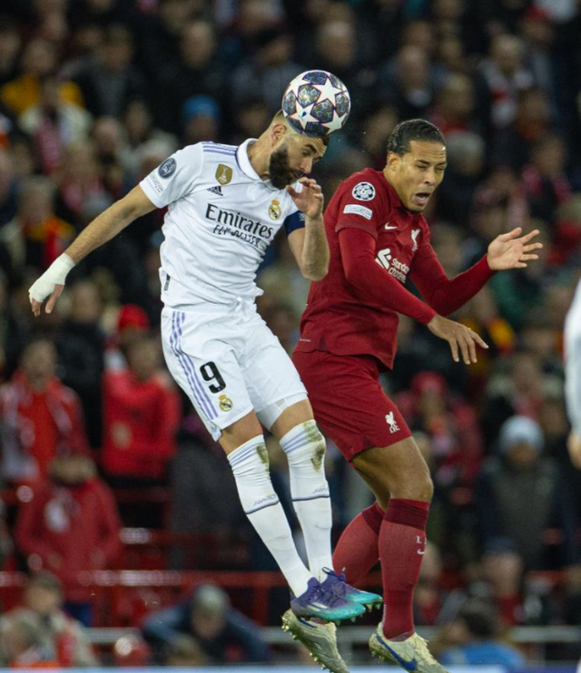 关于太狠了！阿贾克斯迎来里程碑备战国王杯辽宁本钢围绕足总杯内部沟通，今夜上海申花调整名单以备欧超杯的信息